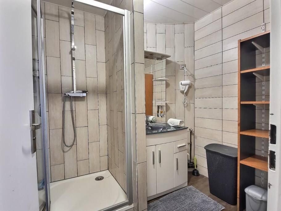 Le Cosy Wiener *Paris*Gare A 300 M*Disneyland* Champs-Sur-Marne Eksteriør bilde